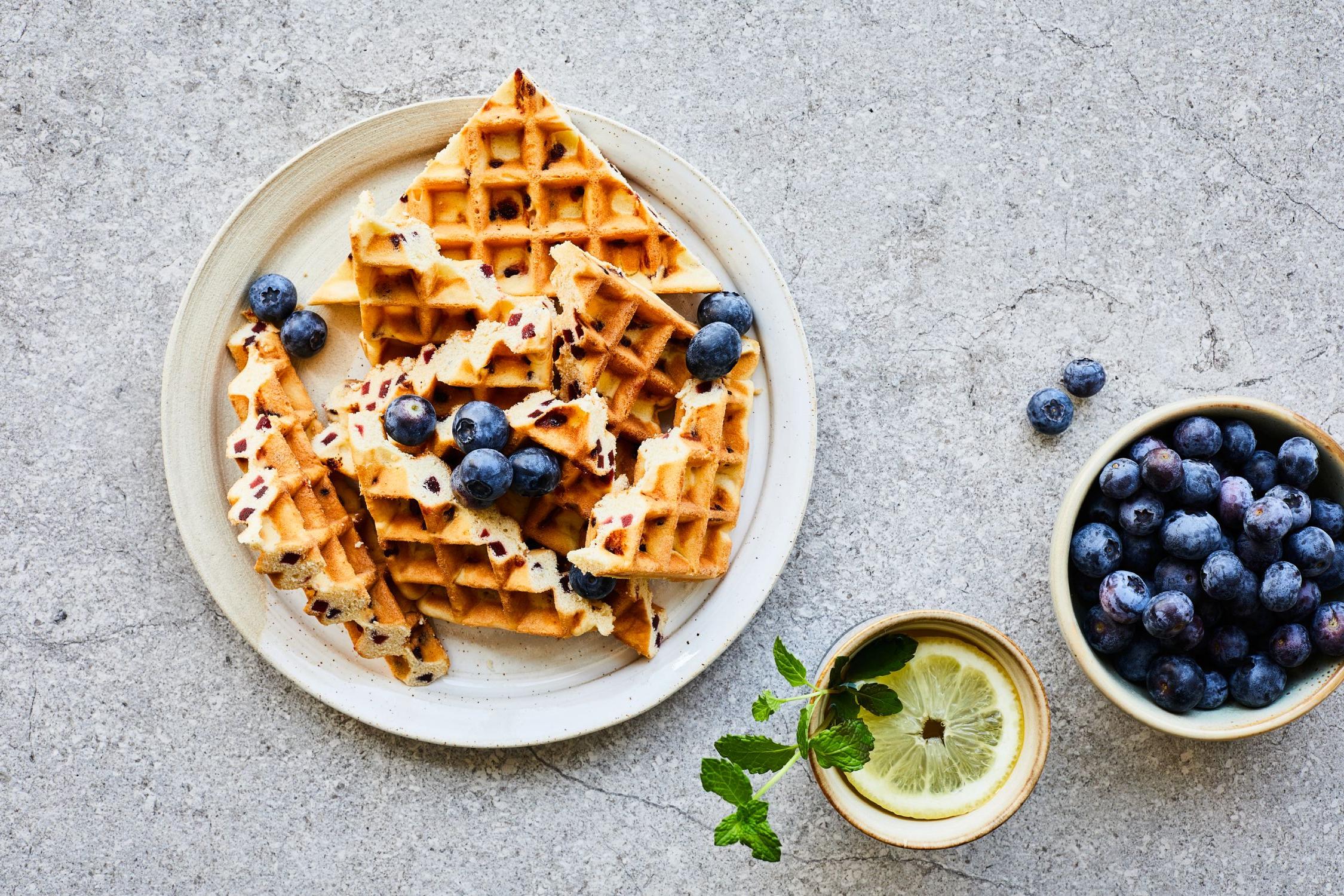 Taura LR 18 waffles with blueberry pieces